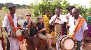 Guests try out native musical instrument - Nadaswaram.