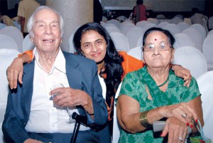 Rtn Ramgopal Mehra, Nainu Thacker and Urmila Mehra.