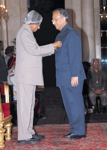 PRIP Rajendra K Saboo being conferred the Padma Shri award by President APJ Abdul Kalam.