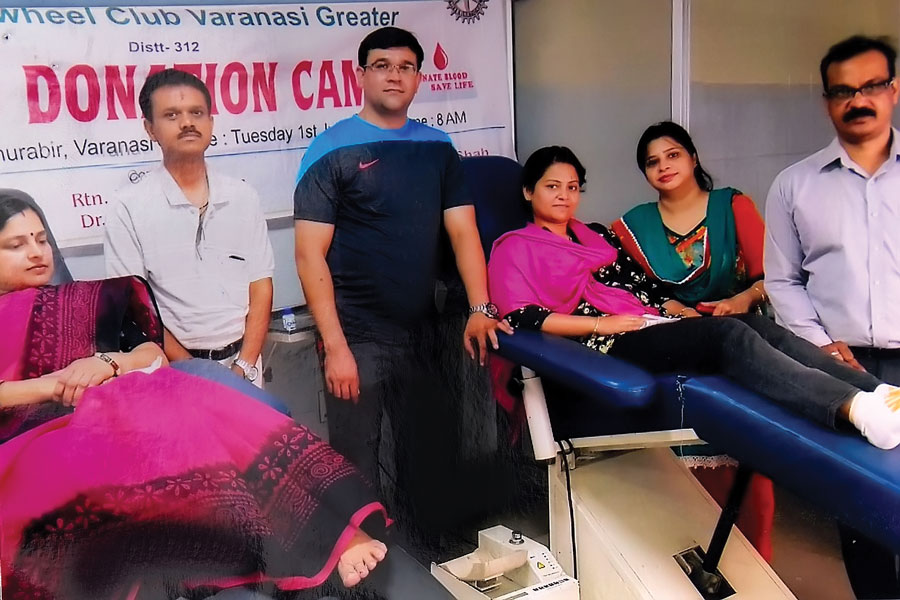 RC Varanasi Greater RI District 3120 <br/> Blood donation camp organised at I.M.A Building, Lahurabir.