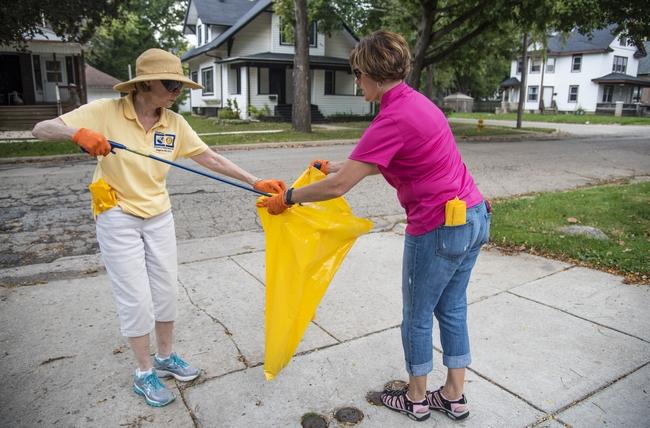 Rotarians on a clean mission in Rockford