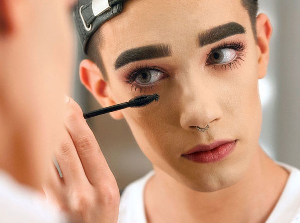 A ‘coverboy’ for CoverGirl New York-based James Charles (17) will be the face of the cosmetic brand CoverGirl’s new mascara, and he will star in the brand’s ad campaigns. It is a personal victory for Charles, especially since his family found it difficult to understand his love for makeup as a concept separate from his gender identity. His appointment is also a huge win for gender inclusivity, as male models are largely ignored by major cosmetic companies.