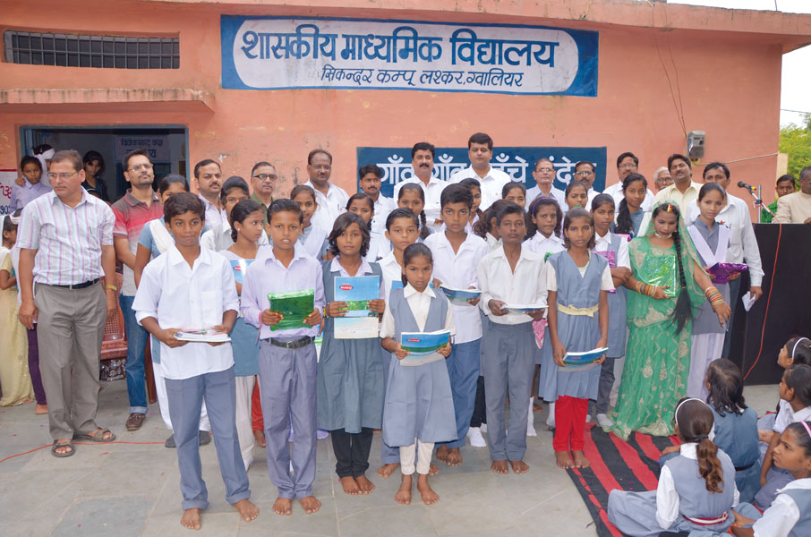 RC Gwalior Central RI District 3053 Distribution of educational kits to students of club’s adopted school, Kanya Vidyalaya. 