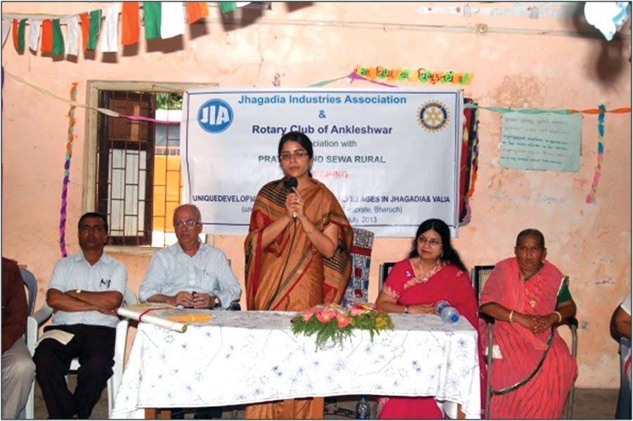 District Collector of Bharuch Avantika Singh launches the literacy project.