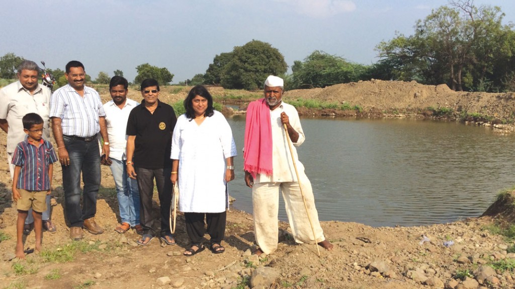 Rotarians facilitate water facilities near Pune.