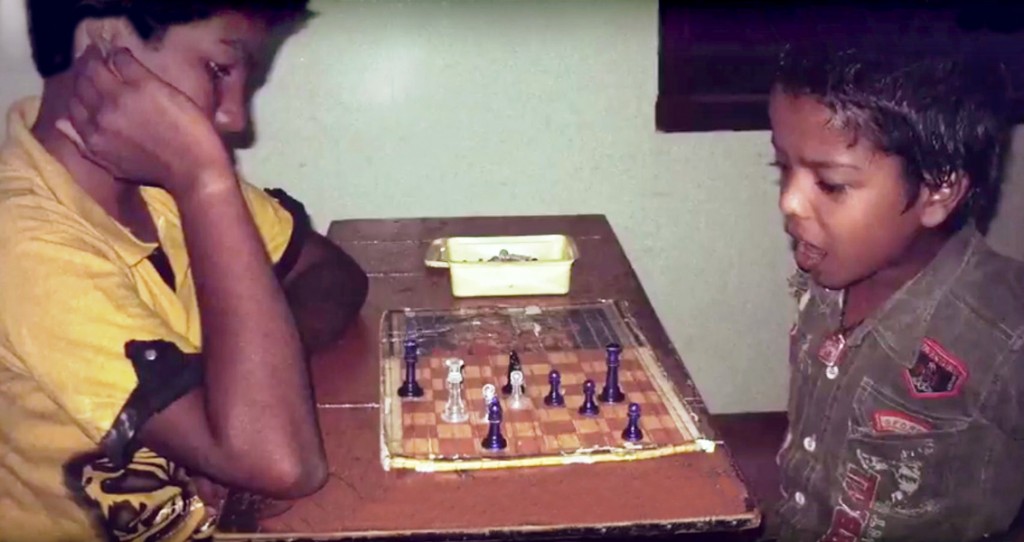 Harigaran’s students play a game of chess.