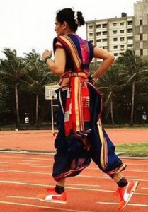Marathon, the Indian way Running the marathon in traditional Indian attire is becoming popular now. Many women (and men) are now being found running in saris, salwar kameez and burqas. Kranti Salvi (50) and Jayanthi Sampathkumar (46) created world records by running wearing nine-yard saris, in 2018 and 2017. Recently, Mumbaikar Shaheda Karolia (31) ran the marathon in a burqa and Pune is even organising sari runs. The idea is to prioritise women’s health, without them having to worry about their attire. Jayanthi finds the Tamil madisar style of draping the most convenient for running! 