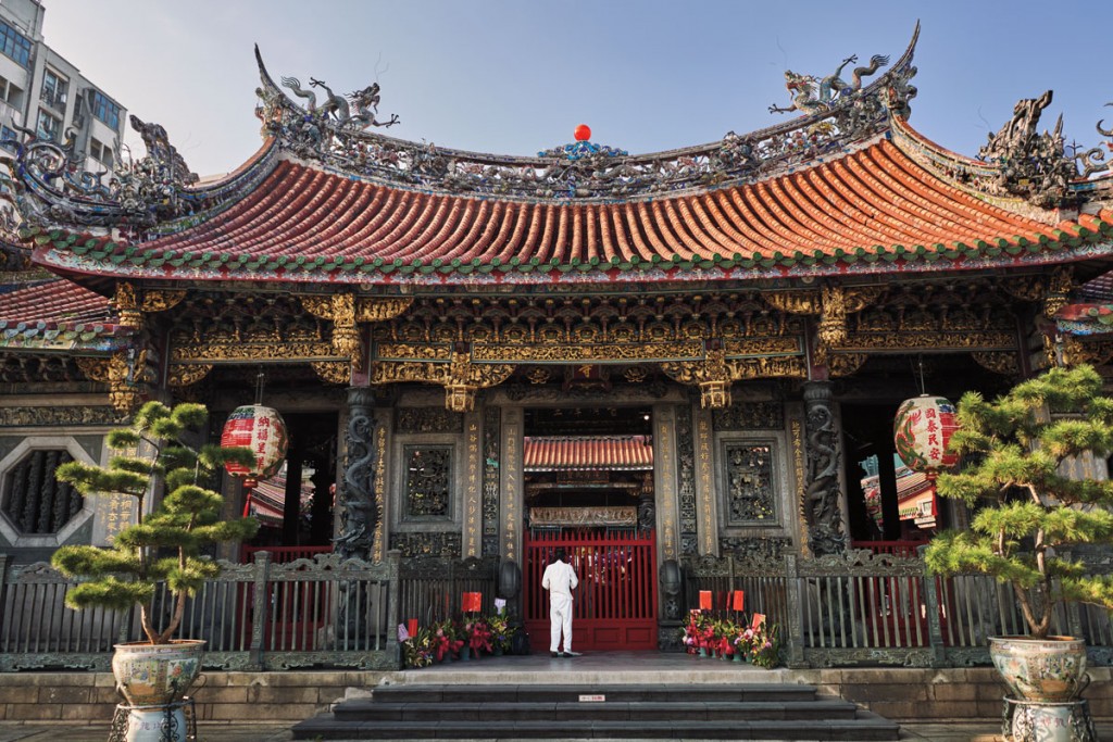 A sensory and religious experience, Lungshan Temple honours folk deities and three systems of belief.