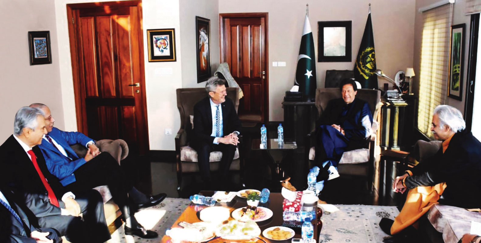 Rotary leaders called on ­Pakistan Prime Minister in Feb, 2020. From L: Pakistan National PolioPlus chair Aziz Memon, TRF trustee chair K R Ravindran, RI President Holger Knaack, Pakistan Prime Minister Imran Khan and Minister of State for Health Zafar Mirza.