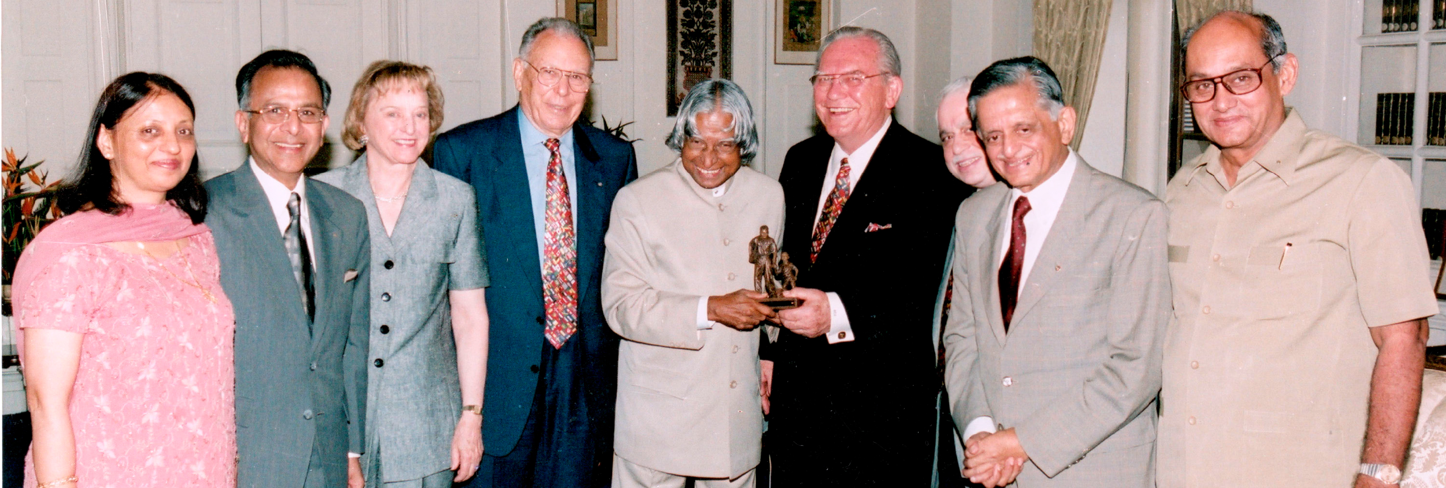 PRIP Ravizza, as TRF chair, along with the then RI President Glenn Estess (fourth from R), at the RI  Presidential Polio Summit held in Delhi in 2004, for which the then President of India Dr A P J Abdul Kalam was the chief guest. Also seen  (from L):  Vinita Gupta, PRIP Saboo, Rossana, PRID Sushil Gupta, PRID Sudarshan Agarwal and PRIP Kalyan Banerjee. 