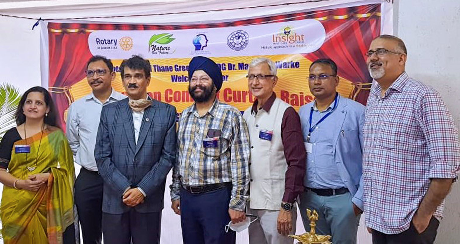 PDG Ulhas Kolhatkar (third from L) in Thane at one of the Rotary Action Group Addiction Prevention programmes.