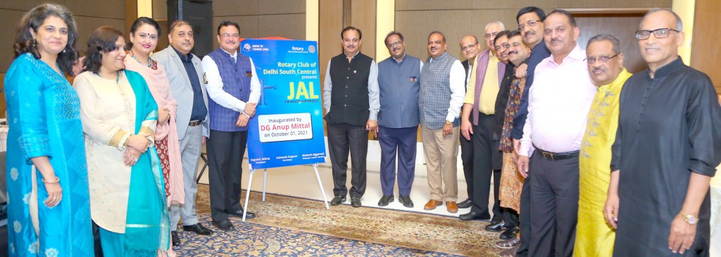 Club president Rajnish Mittal (fourth from L), DGs Anup Mittal and Ajay Madan (RID 3080), district secretary Vivek Jain and AKS member Mukesh Aggarwal at the launch of Project Jal.
