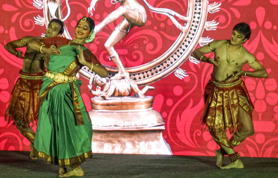 A performance by a dance troupe from Atma Foundation of Kalakshetra.
