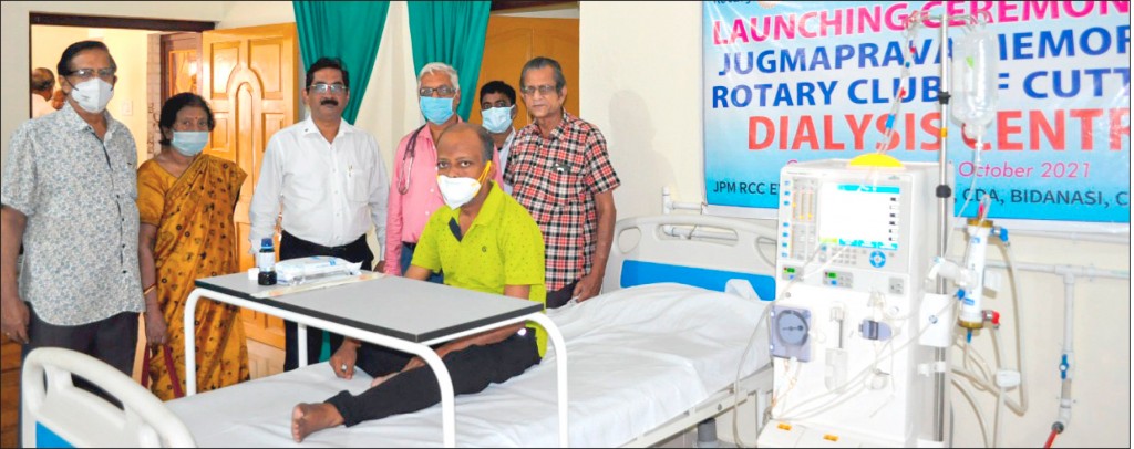 IPDG Soumya Ranjan Mishra, along with club members, at the dialysis centre.