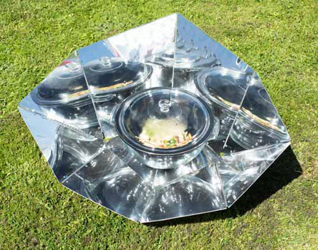 solar-cooker-on-grass