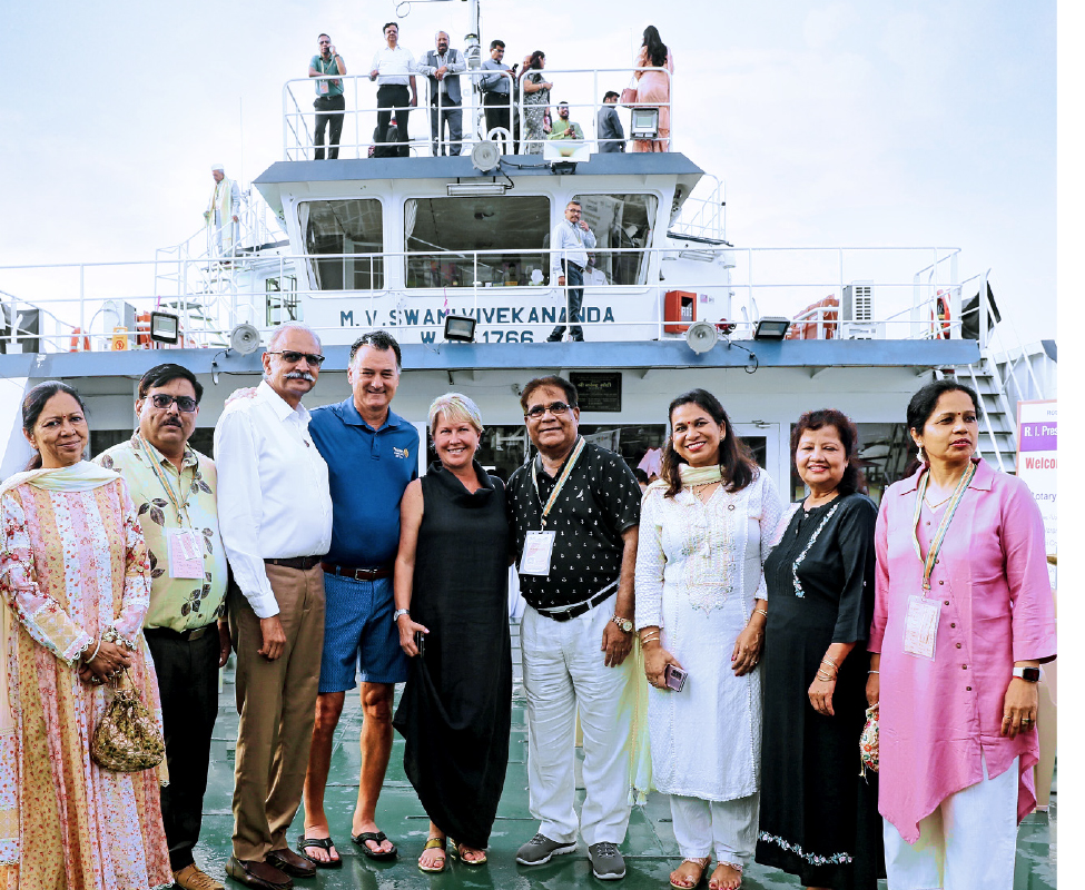 President Jones and Krayacich all set to go on a cruise on the Ganga river in Varanasi. Also seen: Kavita Agarwal, PDG Dr Pramod Kumar and DG Anil Agarwal.