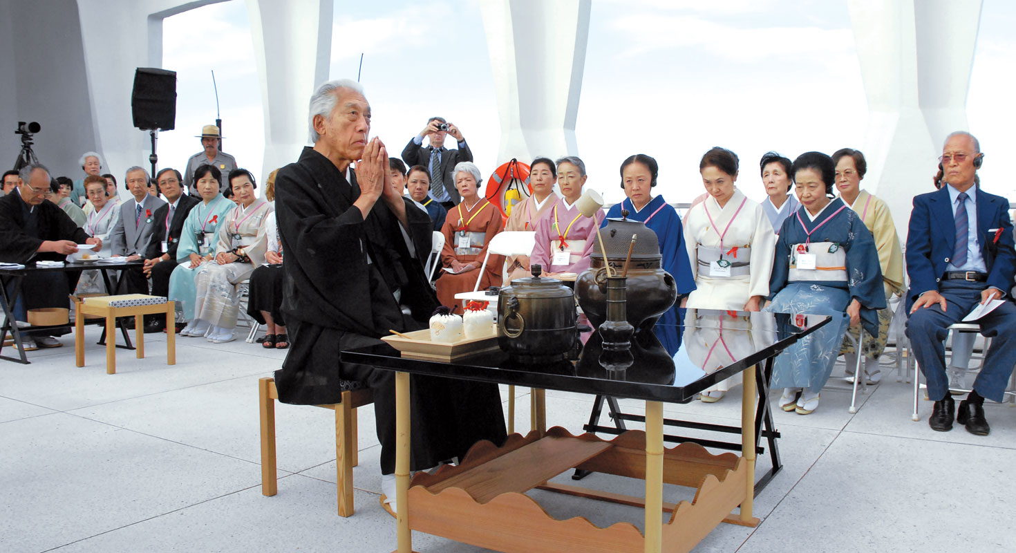 More than 200 Japanese and American  guests witness the time-honoured Japanese ritual in the memorial’s assembly room.