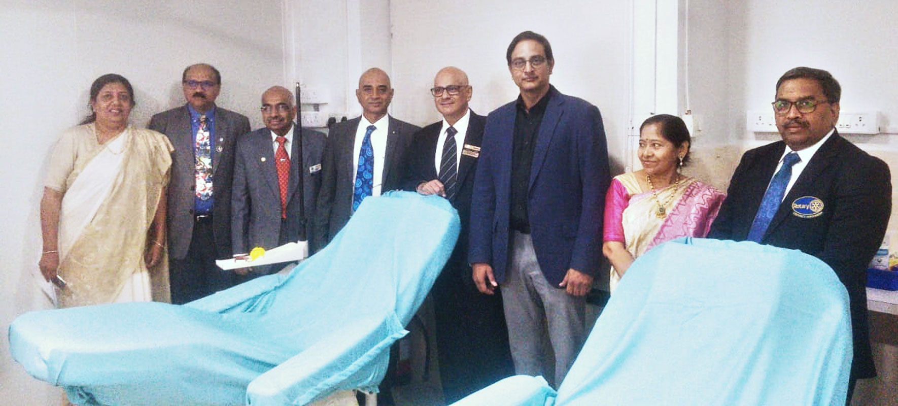 From L: Sharmila Jain, the blood bank’s managing trustee; Sailesh Gumidelli; assistant governor G S S Prakash; RC Hyderabad Deccan president Vandith Reddy; DGN Sharath Choudhary; Dr Ramesh, MD, Zoi Hospitals; DG Rajasekhar Reddy Talla and his spouse Uma Devi at the Rotary Challa Blood Bank.
