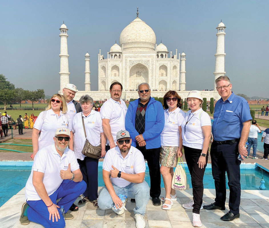 PRID Manoj Desai (standing fourth from R) and PRID Mikael Ahlberg (R) with the Russian delegates at the Taj Mahal in Agra.