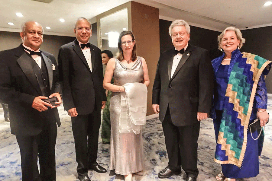 (From L) Kumar Nadesan, PRIP K R Ravindran, US Ambassador to Sri Lanka Alaina Teplitz, PRIP Mark Maloney and his wife Gay.