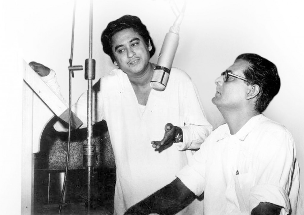 Hemant Kumar (R) with Kishore Kumar.