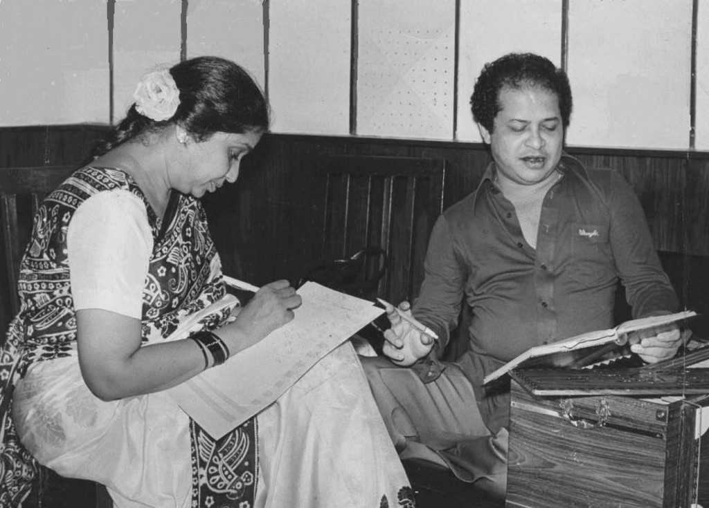 Laxmikant with Asha Bhosle.