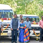 PDG Balkrishna Inamdar with members of RC Dombivli Midtown after handing over the two vehicles to the Tata Memorial Centre, Khopoli.