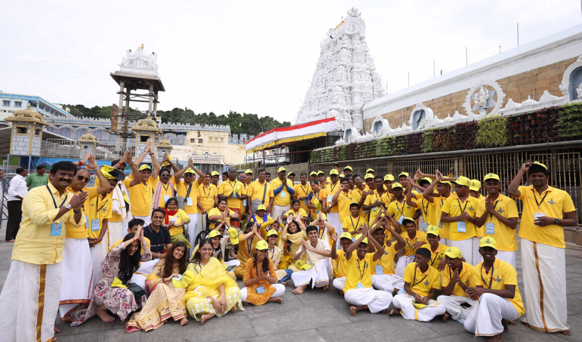 RID 3233 takes special children to Tirupati